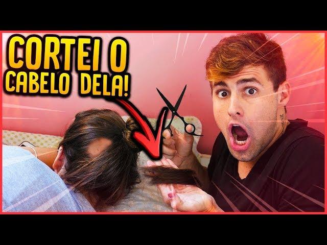 CORTEI O CABELO DELA ENQUANTO ELA DORMIA!! - TROLLANDO MINHA AMIGA [ REZENDE EVIL ]