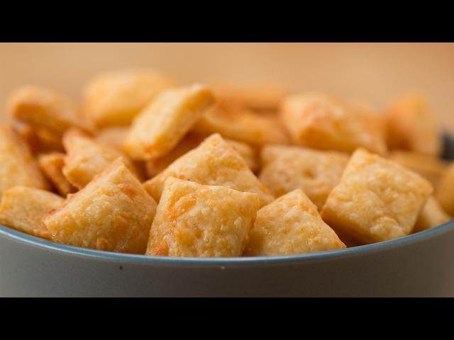 Easy Cheesy Crackers