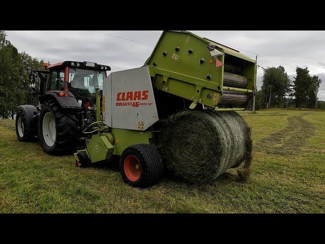 Valtra N123 with Claas Rollant 46 Rc baling 2nd cutting 2022