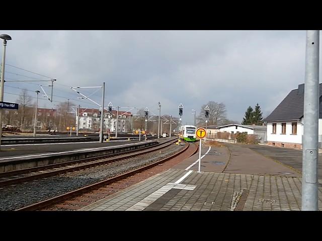 Die Südthüringen Bahn fährt in Sonneberg ein am 02.04.2018