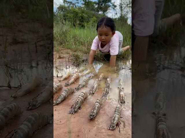 Survival Skills: single mom with shrimp skills in forest #survival #camping #bushcraft #outdoors