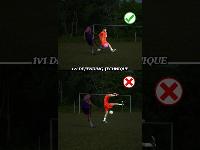 1v1 DEFENDING TECHNIQUES ️.#football #footballskills #soccer #defender #defending #shots