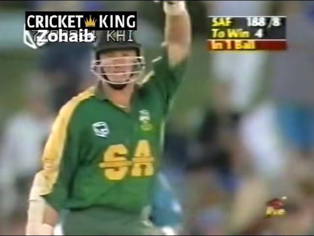 Last Ball Finish(Lance Klusener hit 6) South Africa vs New Zealand 4th ODI, at Napier, Mar 25 1999