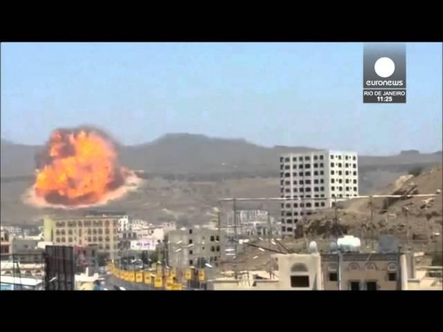 Yemen blast: Huge air strike throws smoke and flames into air