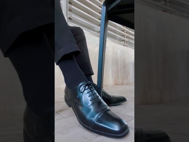 Feeding the slave : Shu cream #crush #eatfood #lick #shoes #slave #dressshoes #officewear #trample