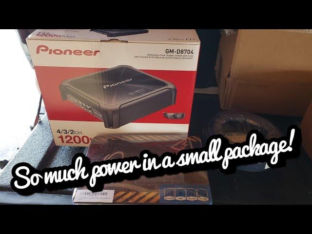 Pioneer GM-D8704 4 channel amp unboxing