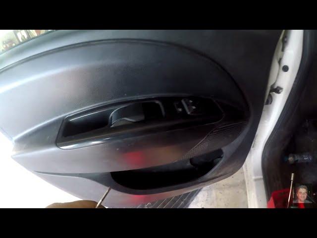 Opel Combo D (2011–present) door panel removal