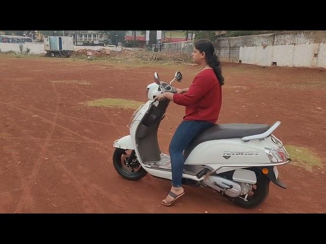  Sheetal P two wheeler Driving classes ️