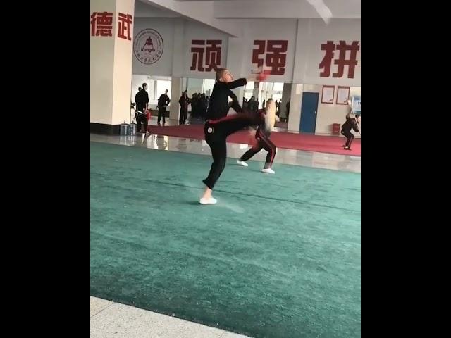 Shaolin double chain whip practice ( 双鞭 )