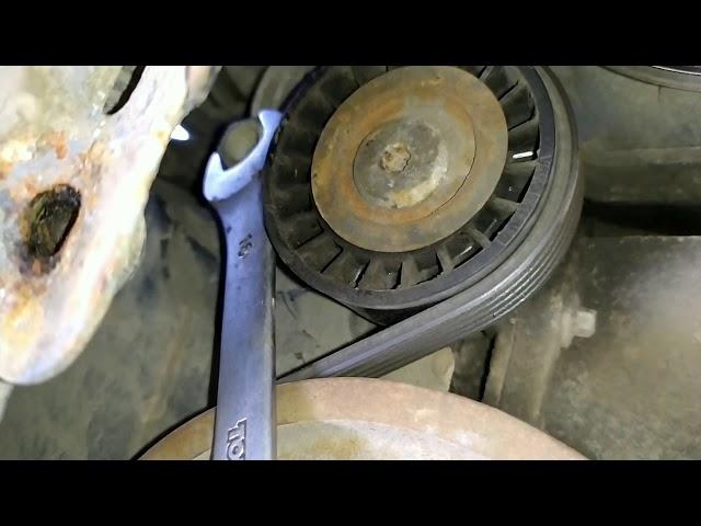 Как поменять ремень генератора на Рено (1,6 16V K4M). How to change the alternator belt to Renault