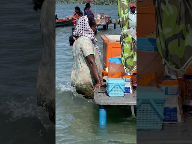 ചേച്ചിമാർ വെള്ളത്തിലാണ് | Sambranikodi | Kollam #shorts #sambranikodi #travel #trending