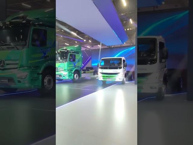 Mercedes-Benz apresenta dois modelos elétricos para o Brasil: eActros e o eCanter. Testes em 2025