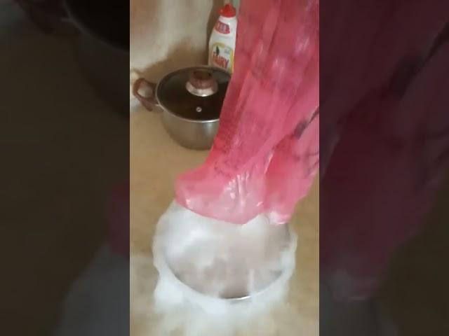 Осторожно! Сухой лёд! / Carefully! Dry ice!