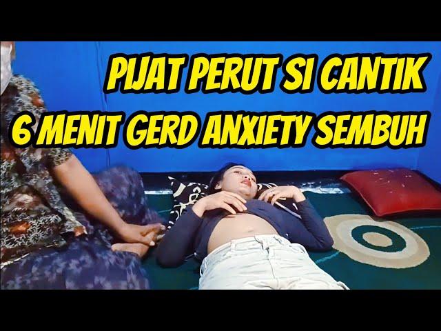 Wanita Cantik Pijat Perut Hilangkan Gejala GERD Anxiety. Sembuh Dalam Waktu Singkat