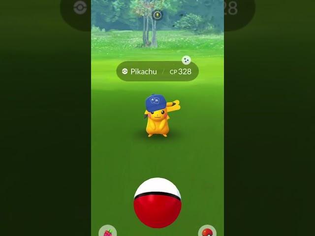 Shiny  tcg hat Pikachu 