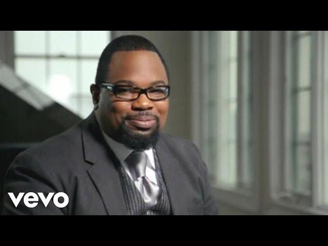 Hezekiah Walker, The Love Fellowship Choir - God Favored Me (Official Video)