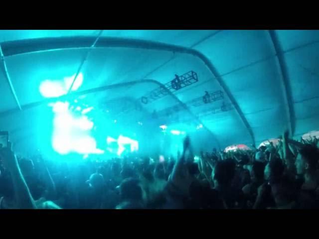 Slushii- Take My Hand (SKRILLEX SURPRISES SLUSHII ON STAGE Hard Summer 2016)