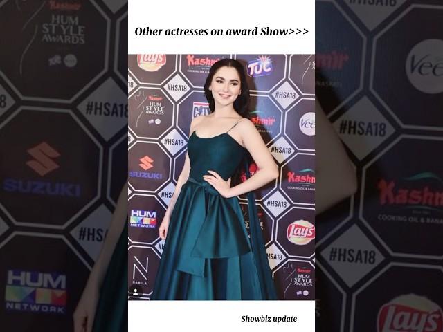 Other actresses on award show ,Meanwhile Her #shortsfeed#yumnazaidi#song#trending#pakistaniactress