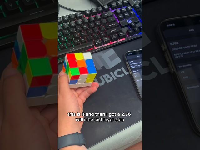 Luke Griesser solves a Rubik's cube in 2 seconds [Cubing.GG]