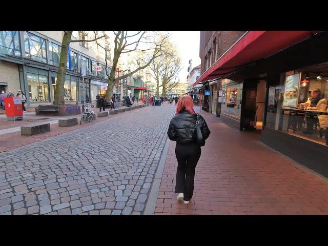 Relaxed afternoon stroll on a winter day in Germany, Hamburg Ottensen, with city ambience and noises