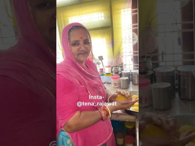 Aaj sasuma ne banayi rajasthan ki famous daal bati #shorts #shortvideo #dailyroutine #familyvlog