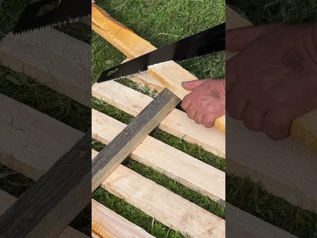 sawing the main fortification of the wicket gate #work #woodworking #wood #firewood #amazing #vilage