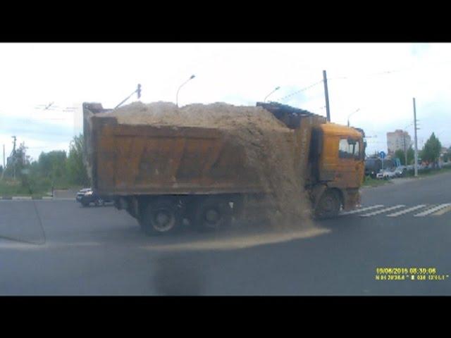 Очередной "шумахер" на грузовике Shacman в Калуге