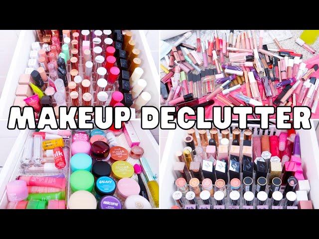 MASSIVE LIPSTICK DECLUTTER! PART 4 - VLOGMAS DAY 21 | Paige Koren