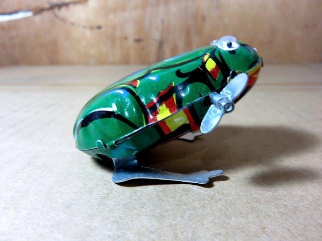 Best jumping windup tin frog ever! Watch him hop!!