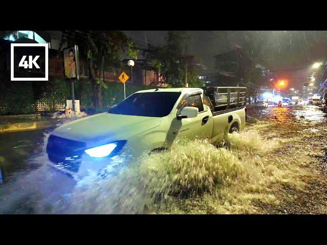 [4K UHD] Walking through Flooded Bangkok after a Super Heavy Rain and Thunderstorm Hit