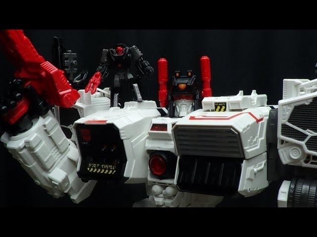 Generations Titan METROPLEX: EmGo's Transformers Reviews N' Stuff