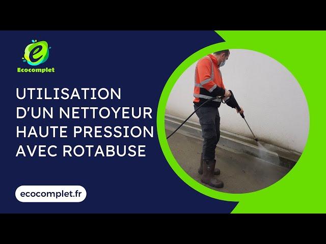 Utilisation d'un nettoyeur haute pression avec rotabuse pour le décapage d'une rampe d’accès parking