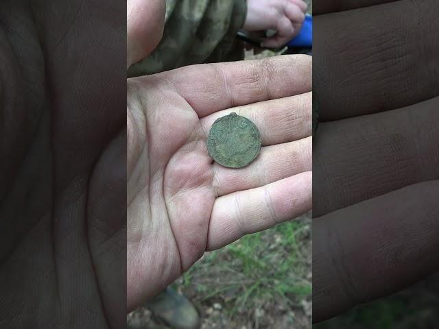 Нашли рассыпуху старинных монет #shorts #другаяжизнь #metaldetecting #старинныемонеты #находки