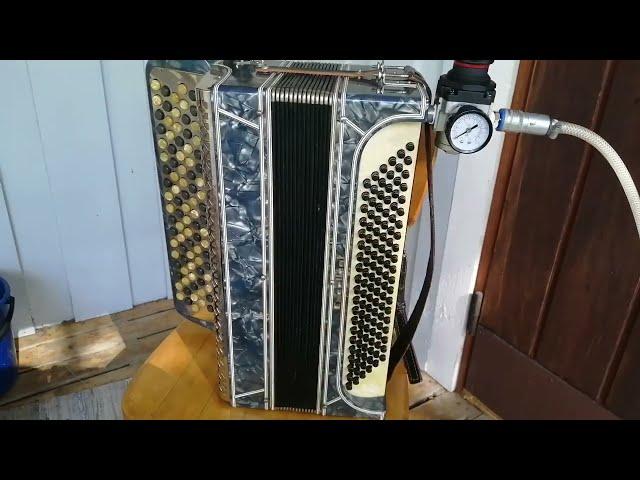 Tryckluftdrivet dragspel (compressor accordion)