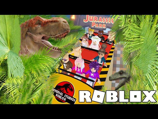 We visited the best theme park on Roblox! 