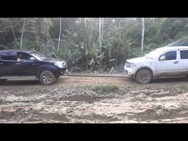 Nissan Navara D40 vs Toyota Hilux- Trinidad