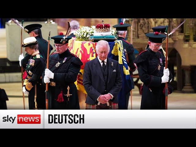 Die Kinder der Queen halten am Sarg ihrer Mutter in Edinburgh Totenwache