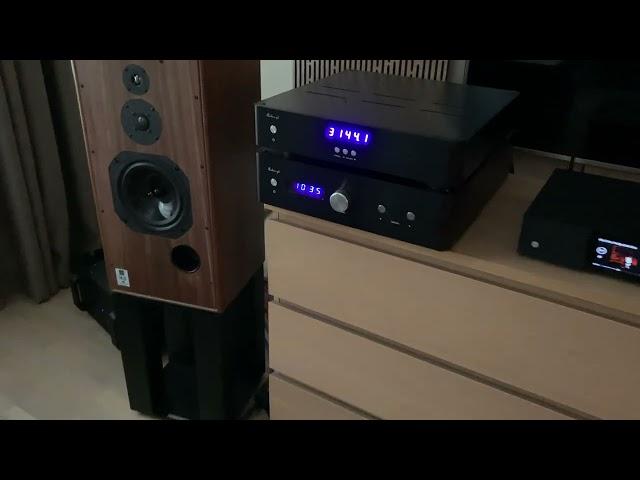 Audio gd R7 mk2 + HE1 , Plinius SA103, Harbeth SHL5 Plus XD - Train Song