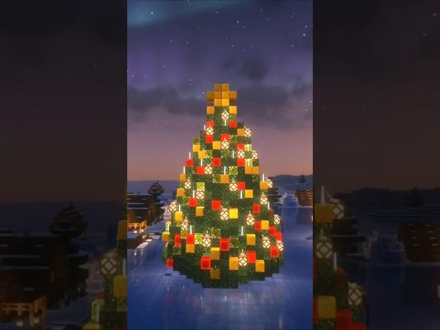 Build a GIANT Christmas Tree in Minecraft! #minecraft #minecraftbuildingtutorial#minecraftshorts