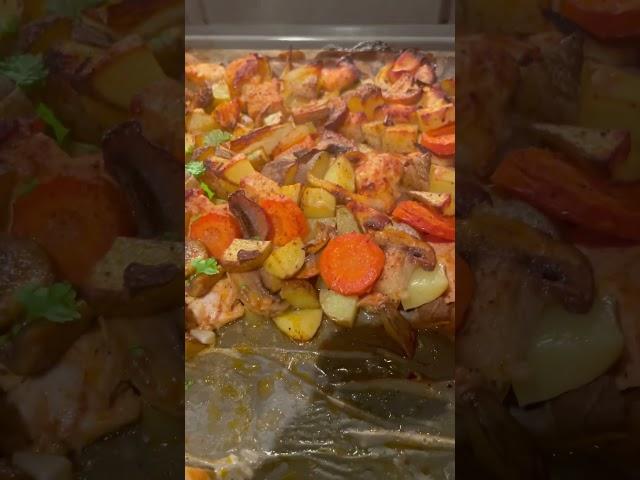 Spicy Chicken Breast with Potatoes Carrots Onions & Mushrooms ‍🟫 #yummyfood #foodie #trending #yt