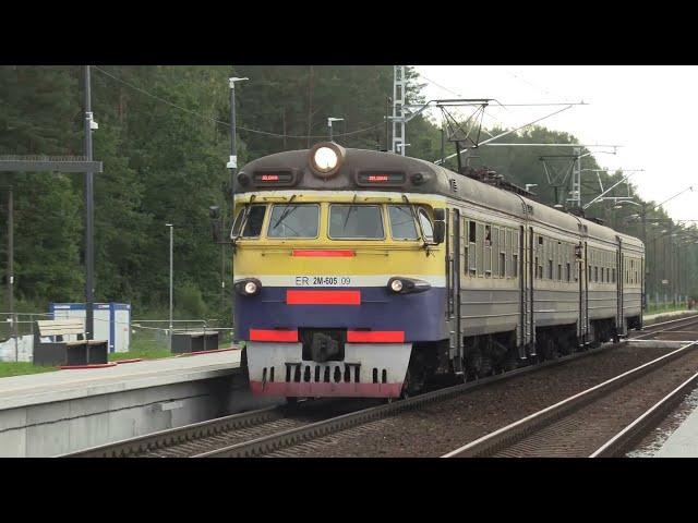 Электропоезд ЭР2-605/1310 на о.п. Озолниеки / ER2-605/1310 EMU at Ozolnieki stop