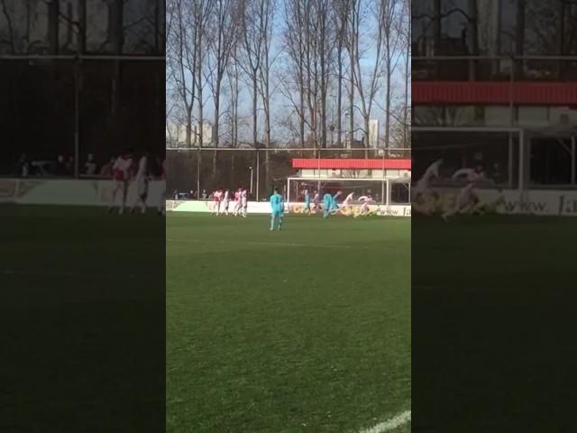 Vrije trap van EL Bouchataoui met Feyenoord O17 tegen Ajax O17