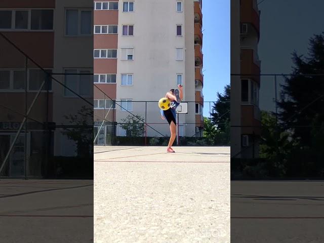bazı kişiler tarafından eleştirilmiştim şimdi  aynısını yaptım.Dünya turu  #football #skills #shorts