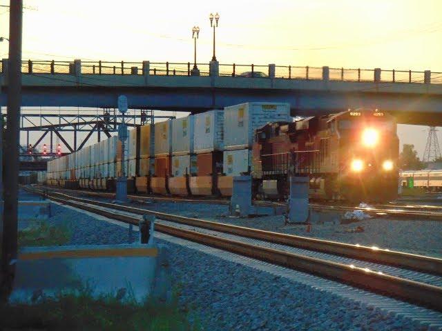 Evening Intermodal Trains at University Junction