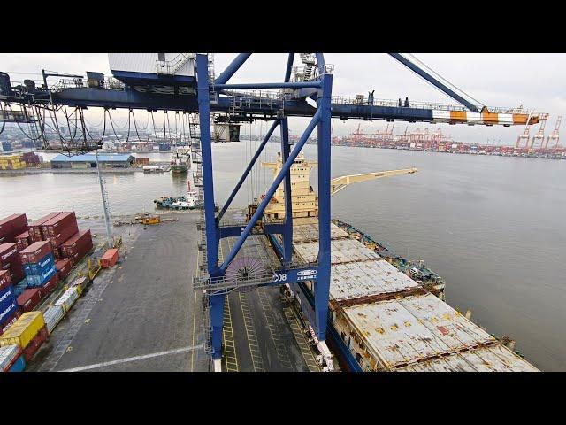 How We Load and Unload Containers on the Maersk Line Ship: Opening Hatch Cover| Quay Crane Operation