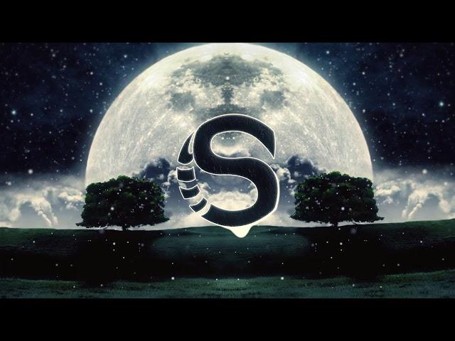 HU₵₵I - MOON [BASSBOOSTED]