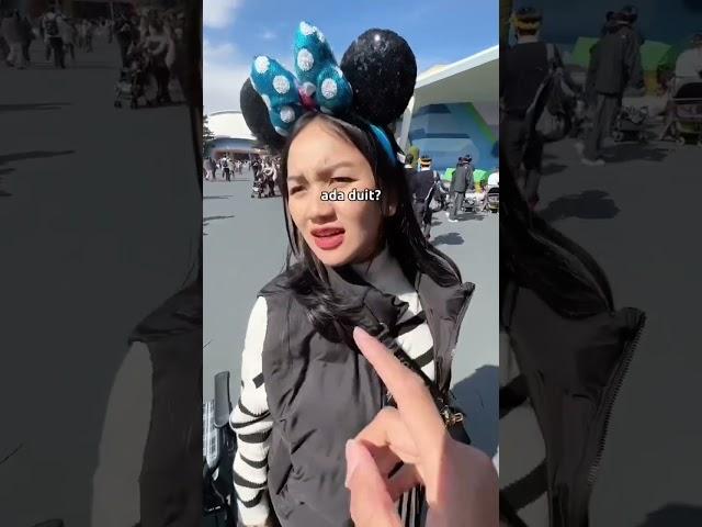 AYANG LITA NGIDAM MOCHI VIRAL DISNEYLAND