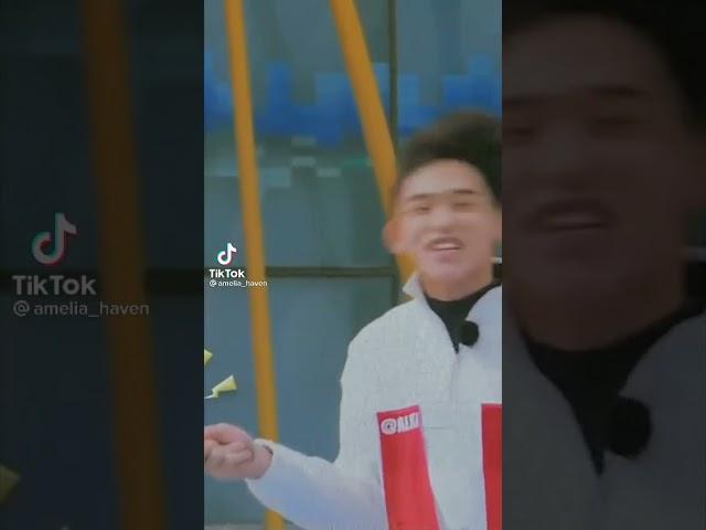 I really love their Friendship #LuQi #Lucas #Yuqi