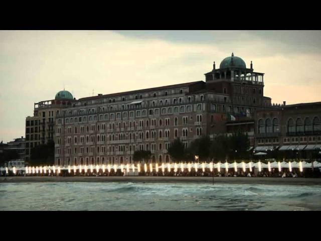 Chanel Cruise 2009-2010 Fashion Show (full)