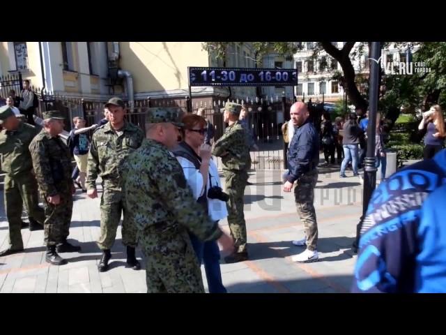 VL.ru: Знать героев в лицо: чем еще известны казаки с митинга 12 июня на Привокзальной